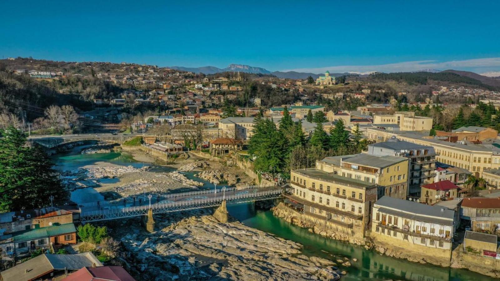 Hotel Caravan Palace Kutaisi Dış mekan fotoğraf