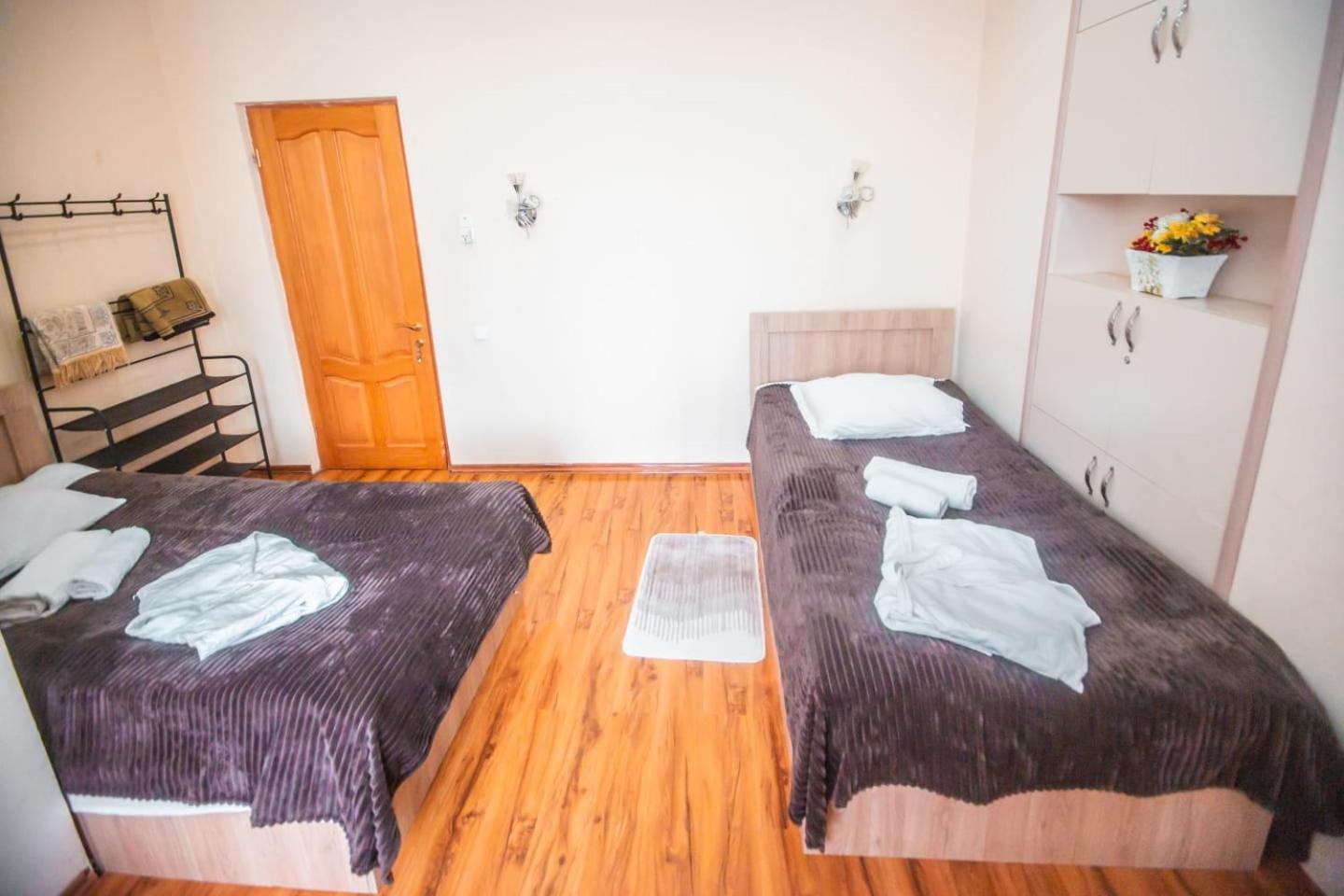 Hotel Caravan Palace Kutaisi Dış mekan fotoğraf