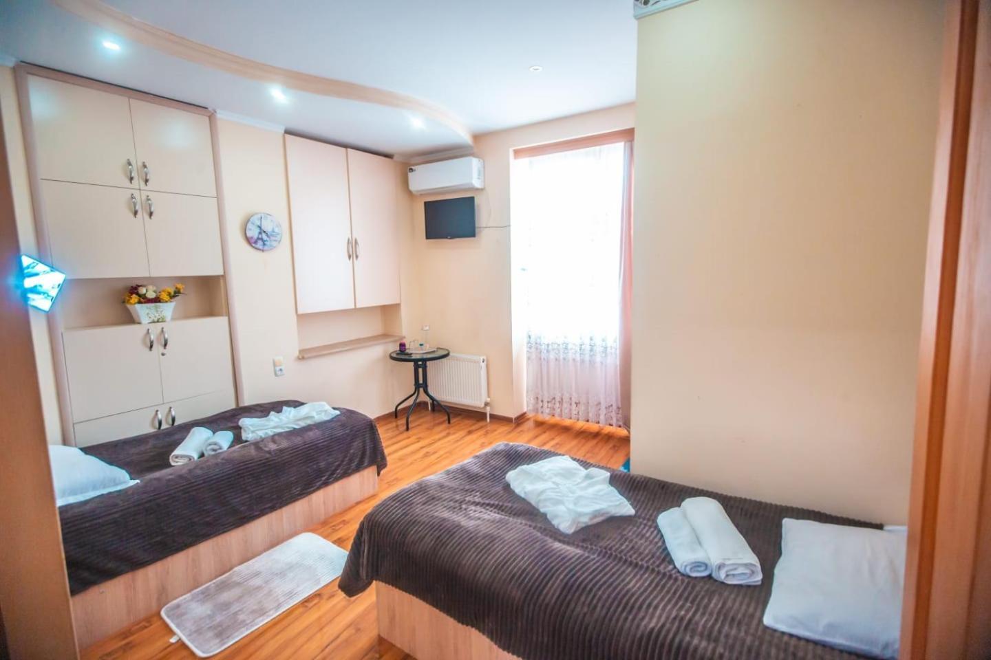 Hotel Caravan Palace Kutaisi Dış mekan fotoğraf