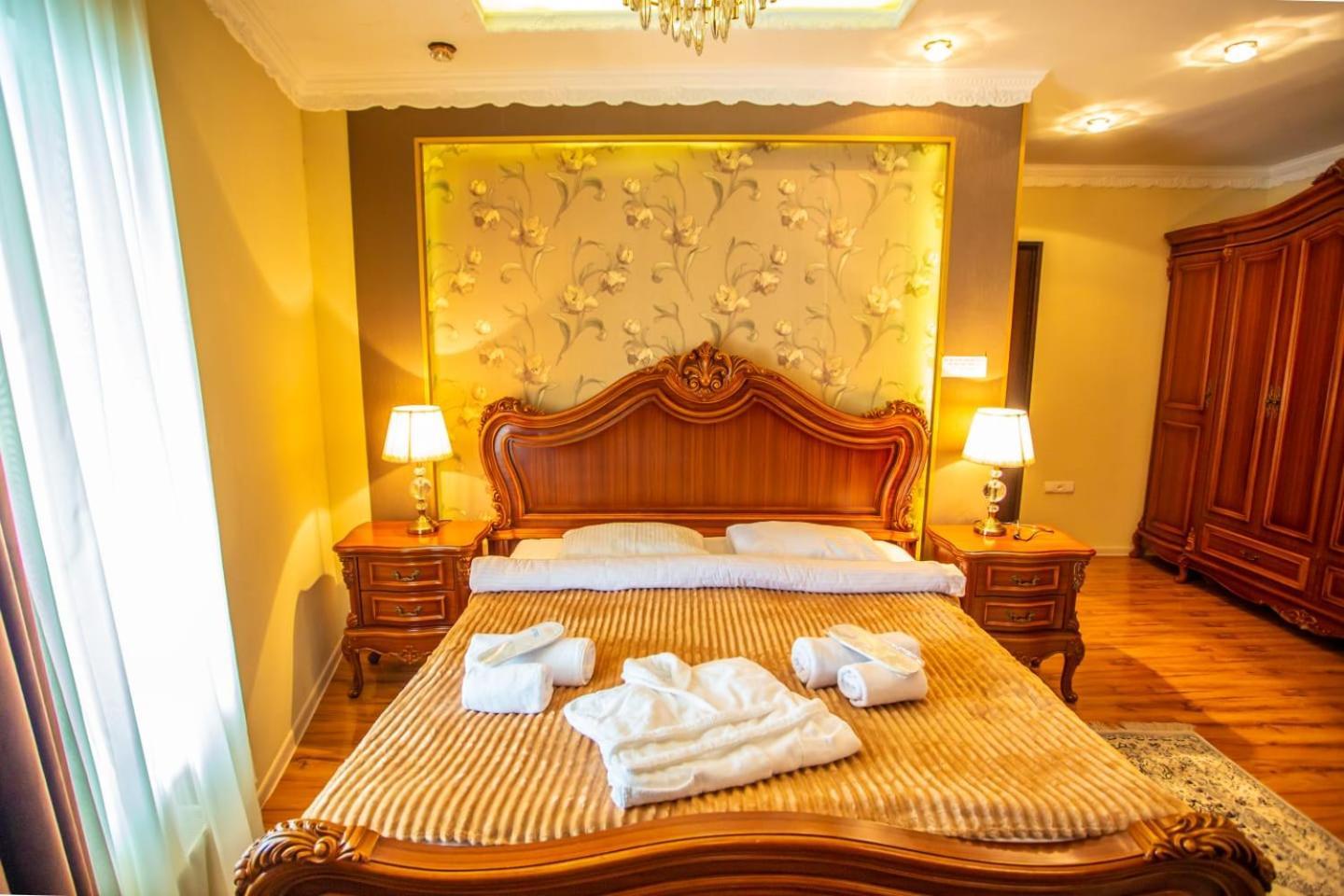 Hotel Caravan Palace Kutaisi Dış mekan fotoğraf